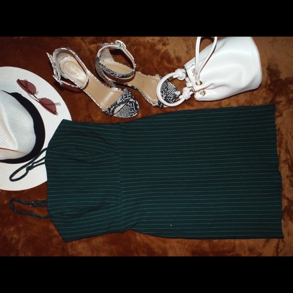 F21  green/white stripe body fit dress ( S )